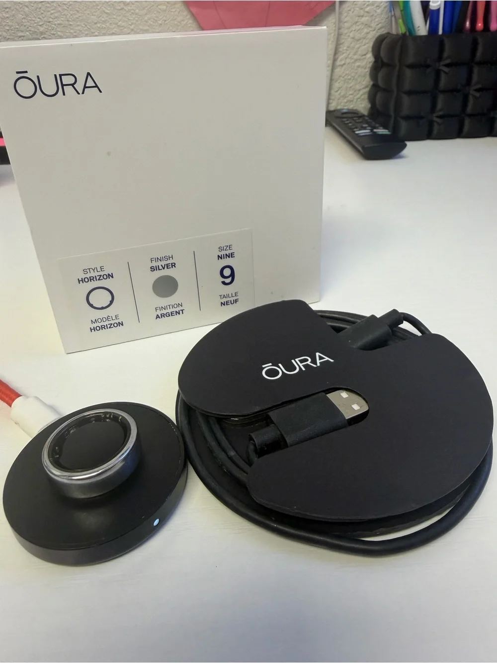 Oura Horizon Charging Dock & Cable - Black